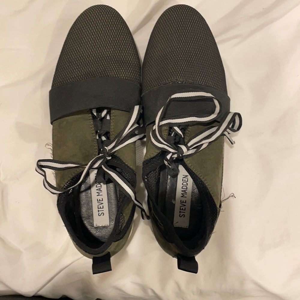 Steve Madden Olive green shoes